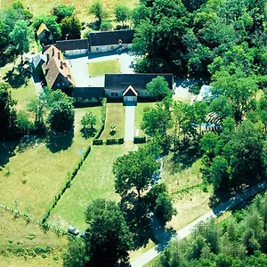 Maison d'hôtes La Grange De L’ecuyer, Chemilly (Allier)